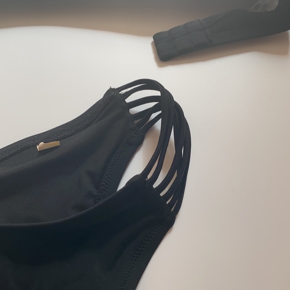 Embroidered bikini 👙 - Picture 2 of 3